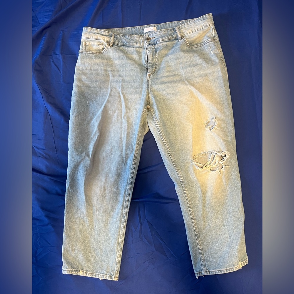 Acid wash loft plus ripped cropped boyfriend Jean, size 18
